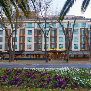 Dosso Dossi & Downtown Hotell